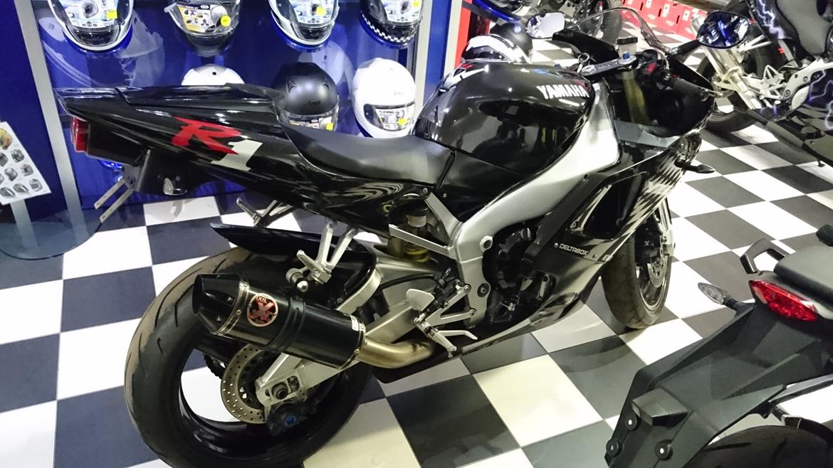 Yamaha YZF R1 billede 2