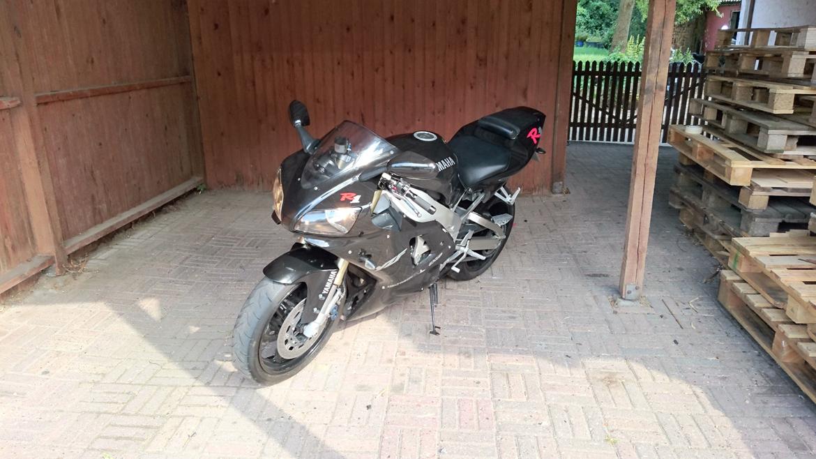 Yamaha YZF R1 billede 3