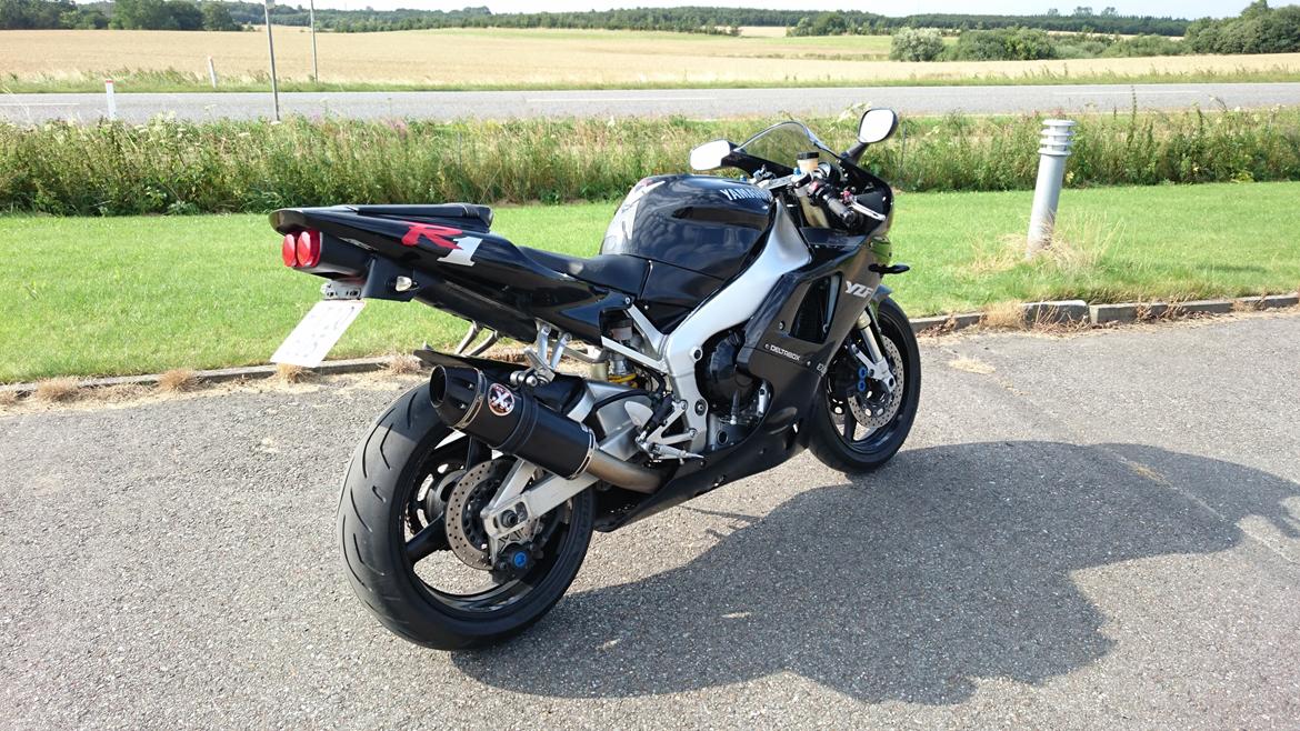 Yamaha YZF R1 billede 6