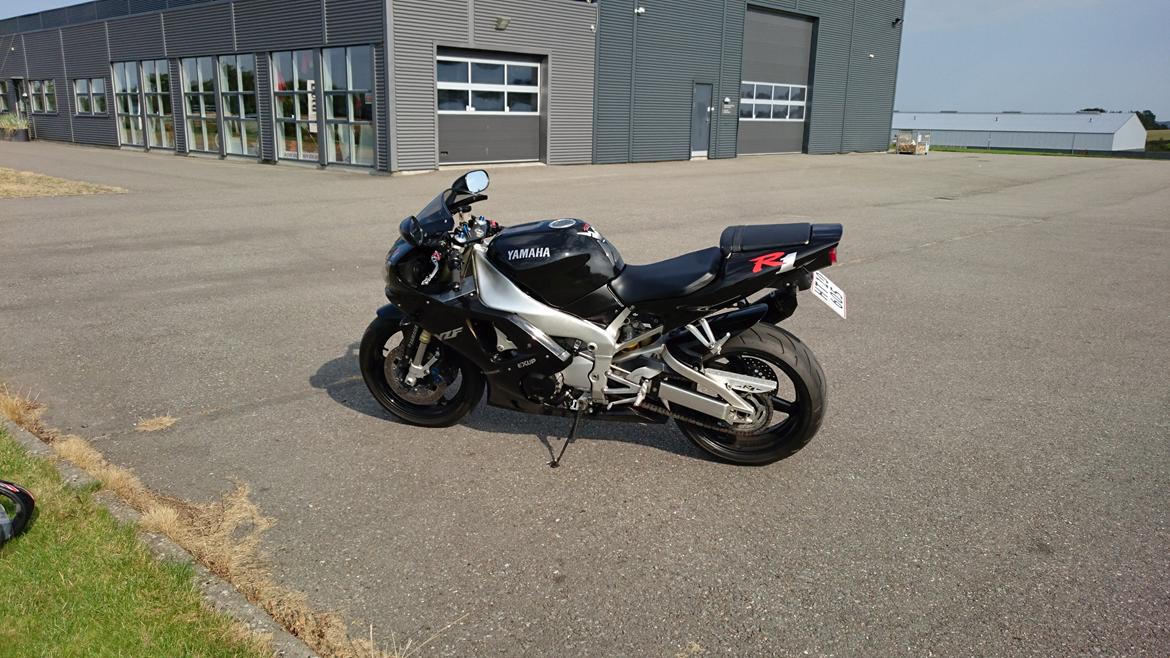 Yamaha YZF R1 billede 10