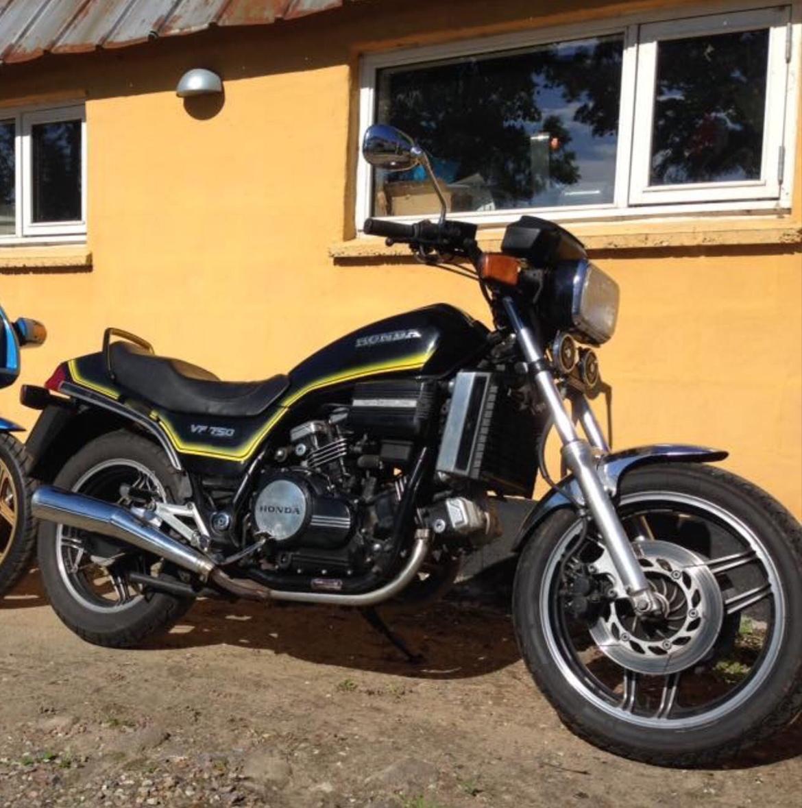 Honda VF 750 (Solgt) billede 1