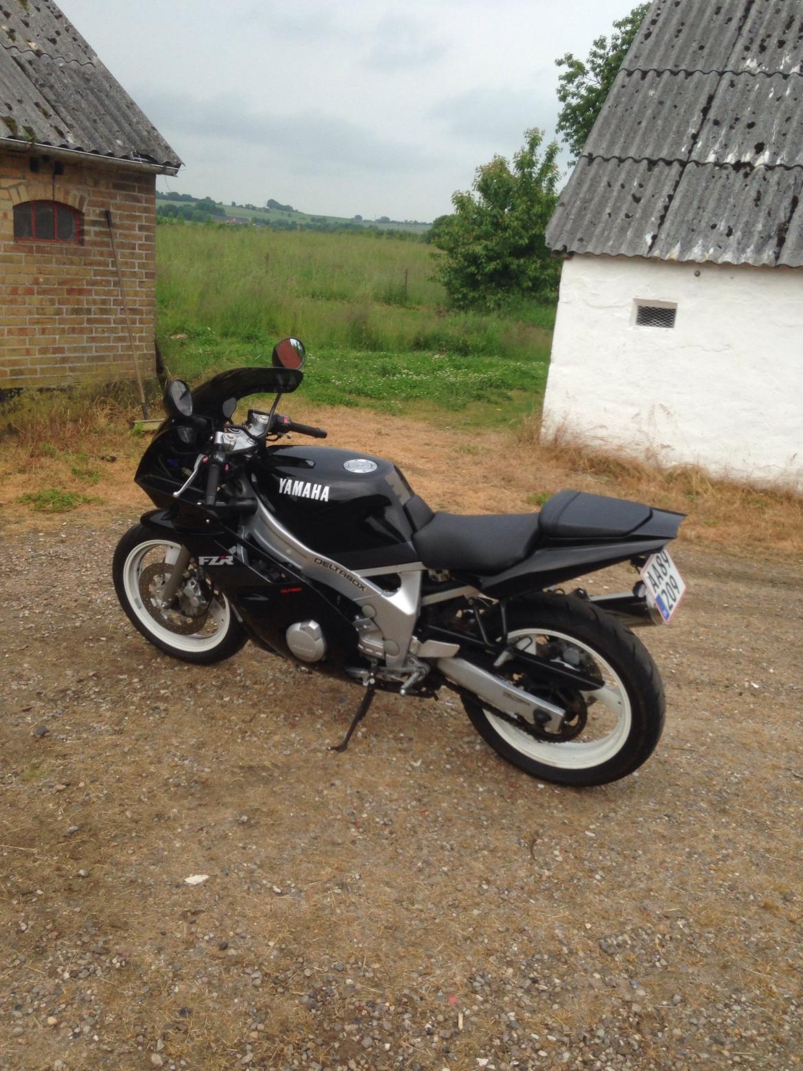 Yamaha fzr 600 R6 billede 28