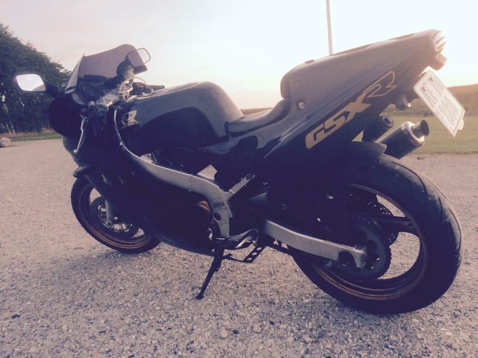 Suzuki GSX-R400 billede 3