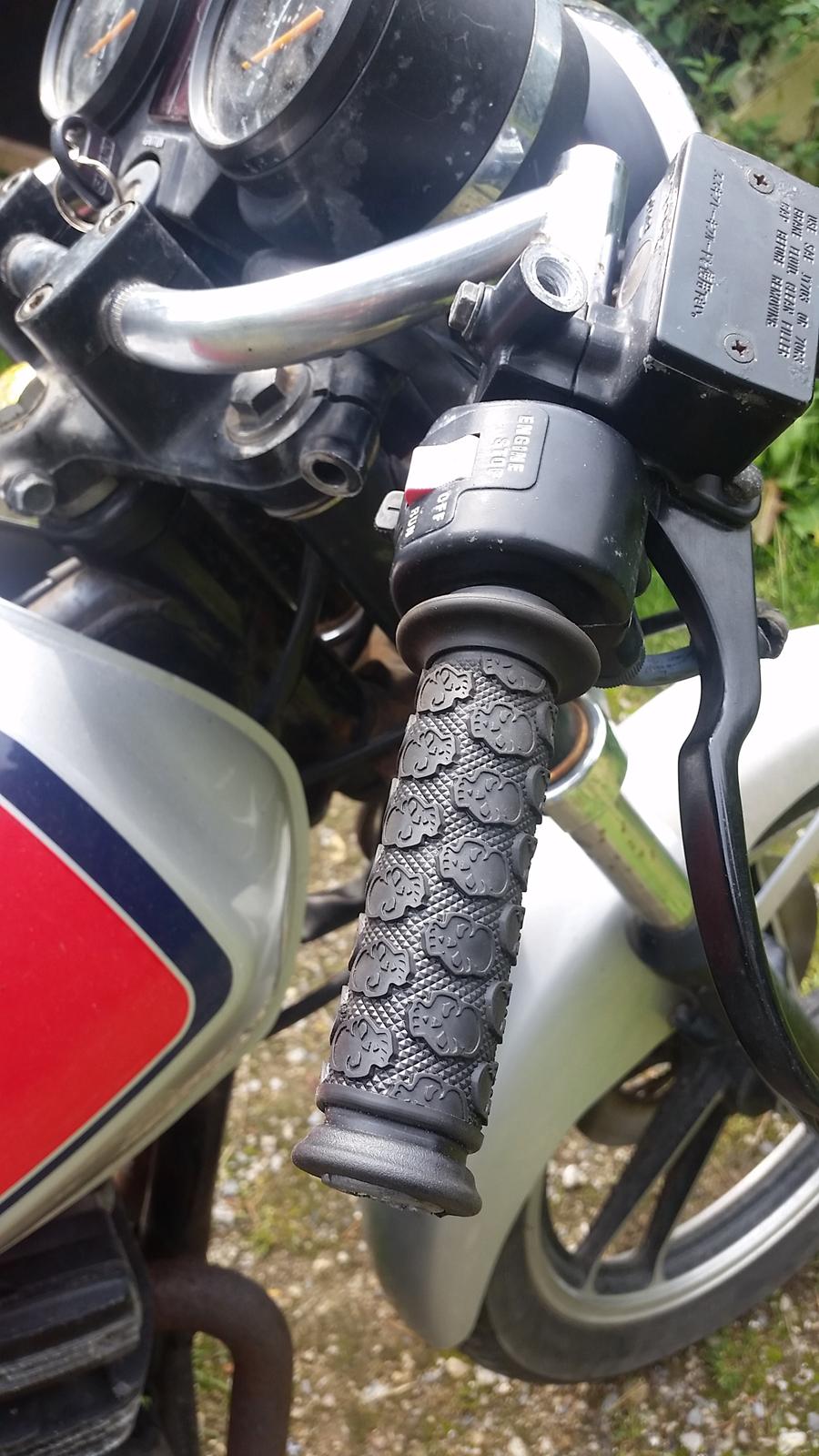 Suzuki gsx 250 - nye håndtag - badass billede 6