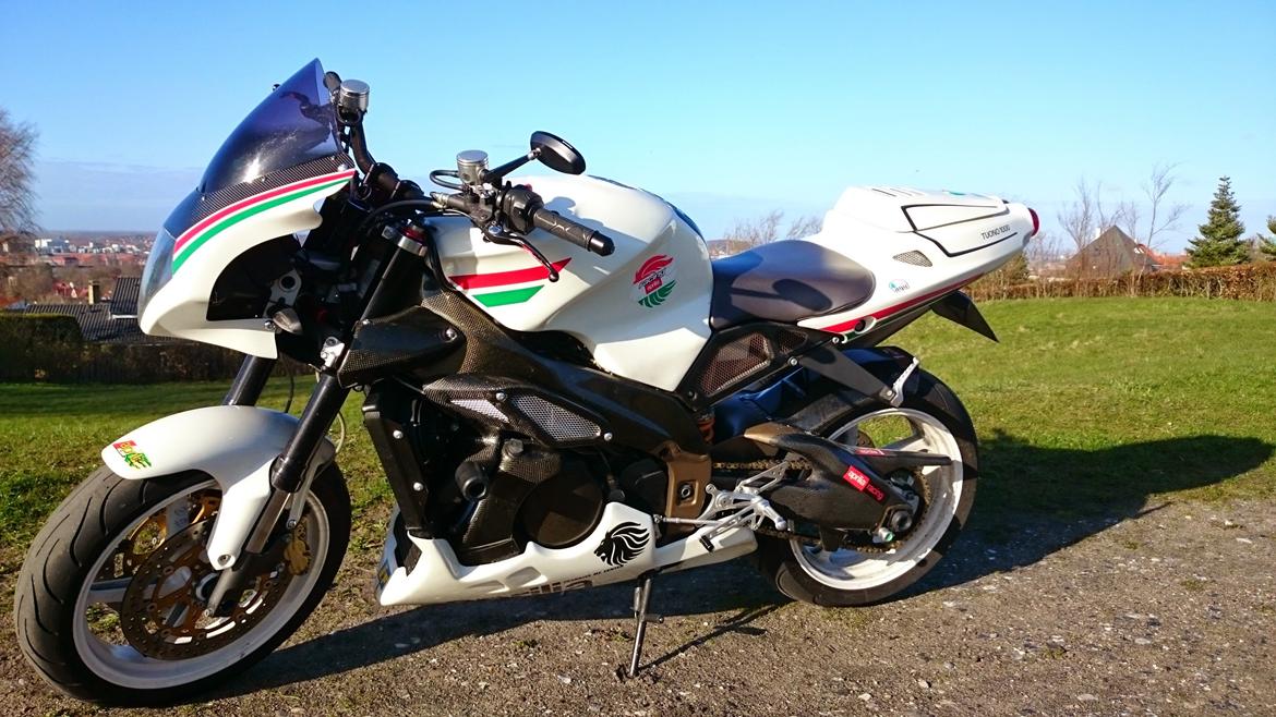 Aprilia RSV 1000 Tuono billede 12