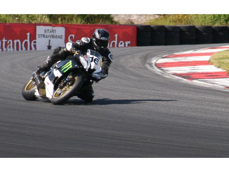 {{currentPhoto.altText}} billede {{currentPhoto.number}}