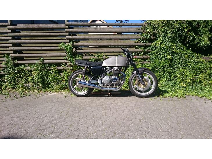 {{currentPhoto.altText}} billede {{currentPhoto.number}}