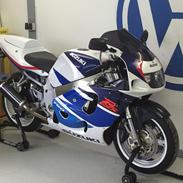 Suzuki GSXR 750 