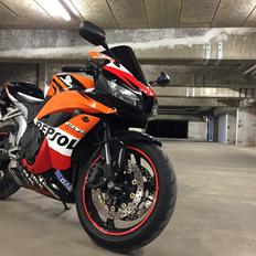 Honda CBR600RR PC40