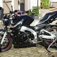Suzuki Gsr600_solgt