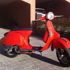 Vespa P200E