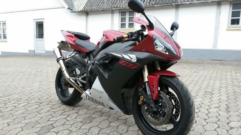 Yamaha R1 billede 1