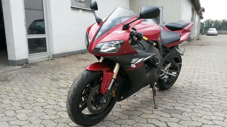 Yamaha R1 billede 2