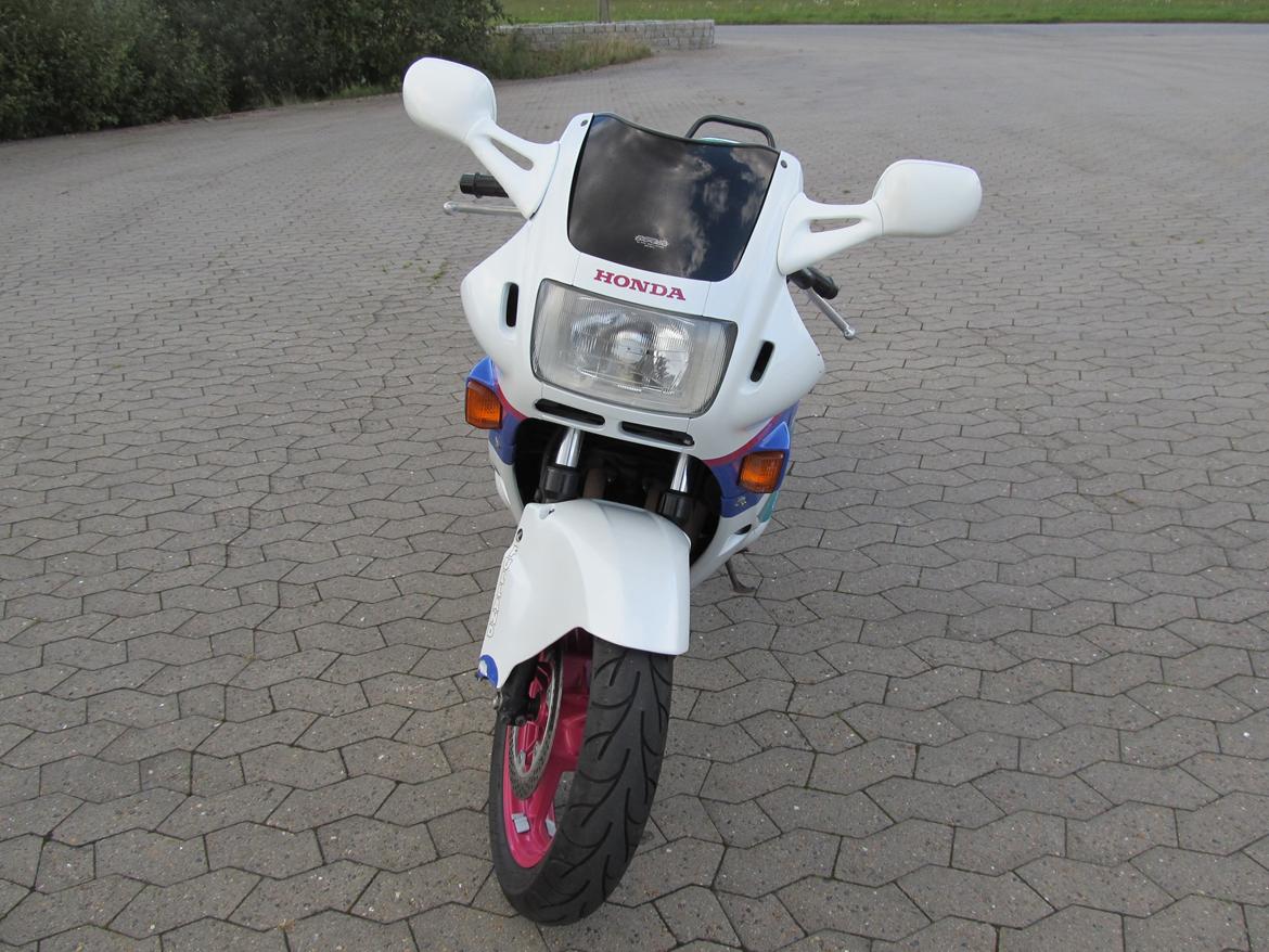 Honda CBR 600 F1 PC23 billede 3