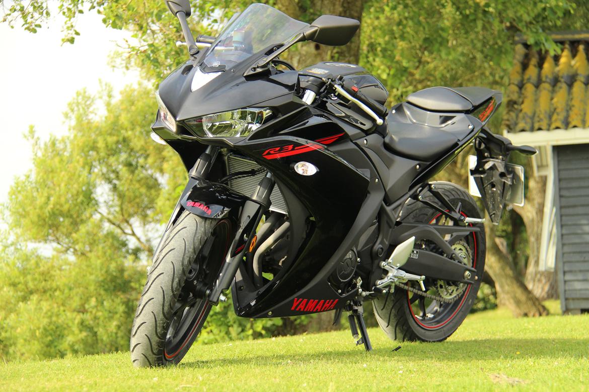 Yamaha YZF-R3 Raven billede 1