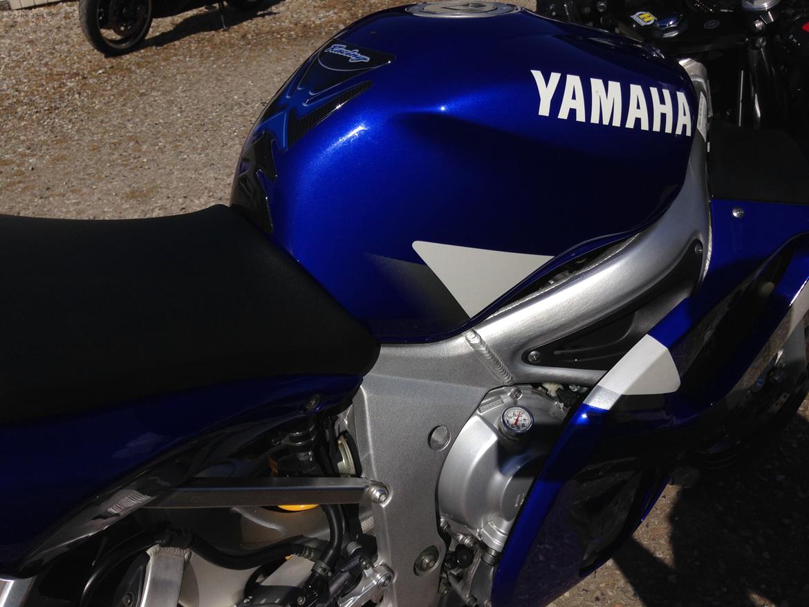 Yamaha R6 billede 5