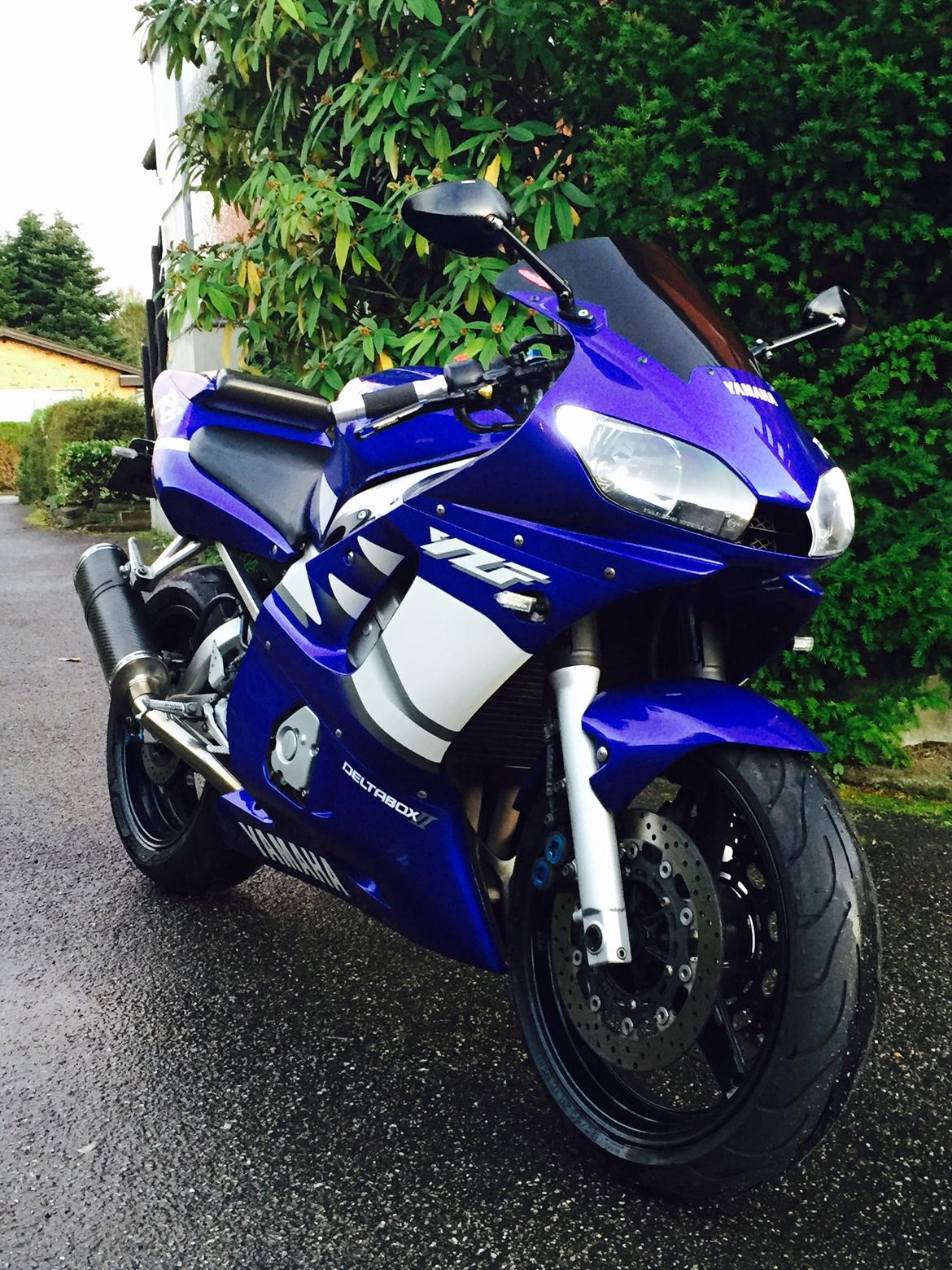 Yamaha R6 billede 8