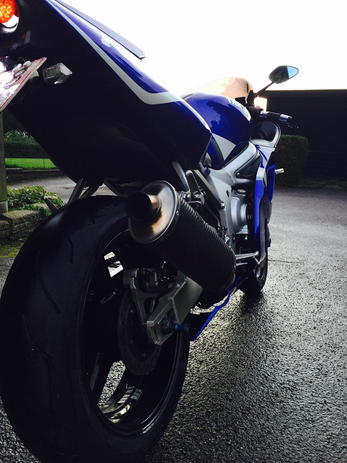 Yamaha R6 billede 11