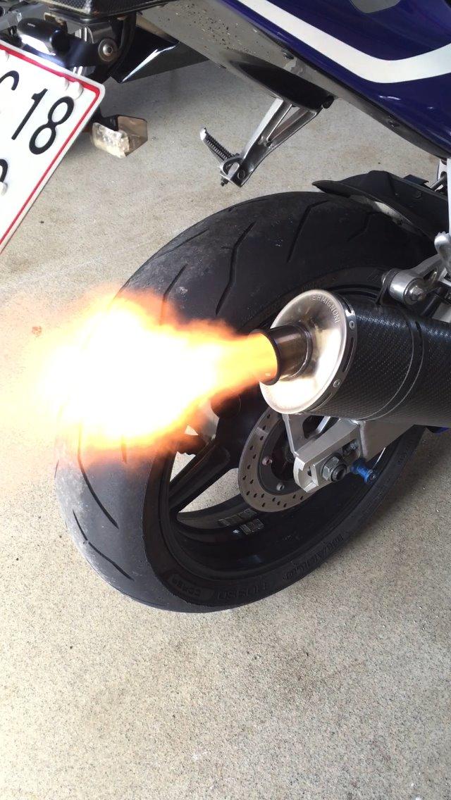 Yamaha R6 billede 13