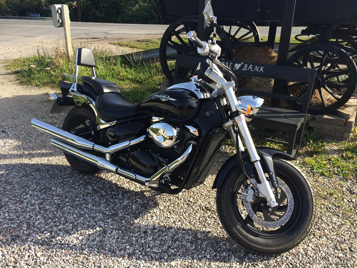 Suzuki intruder vz800