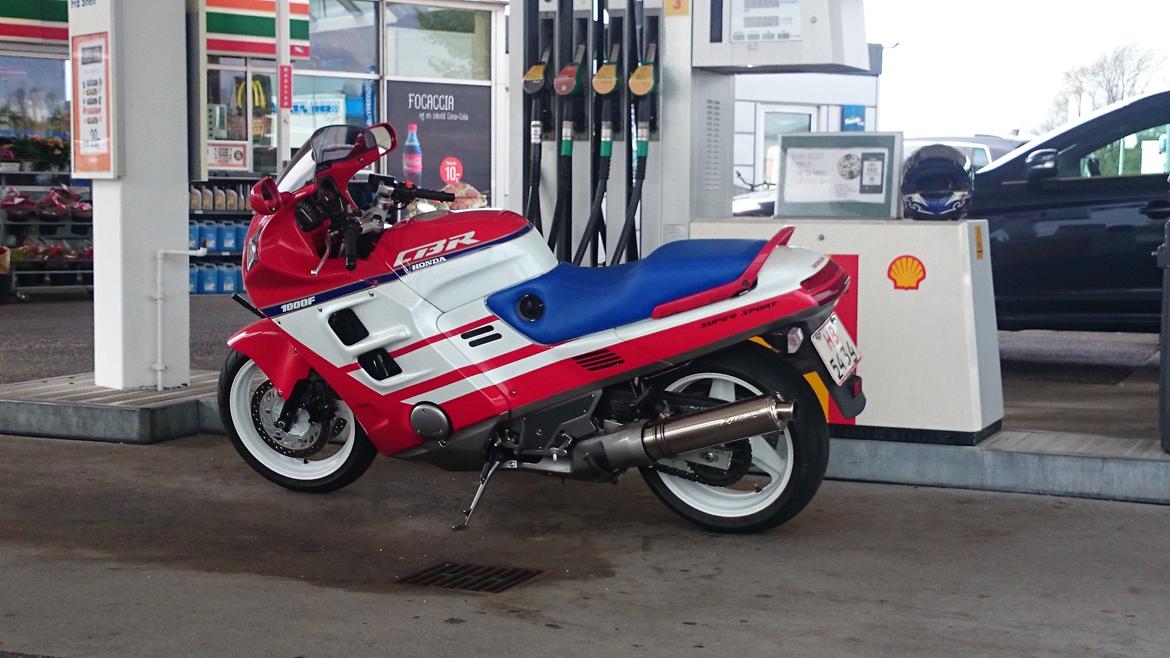 Honda CBR 1000 F SC24 billede 2