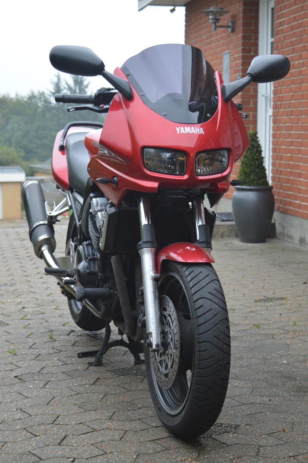 Yamaha FZS 600 S billede 1