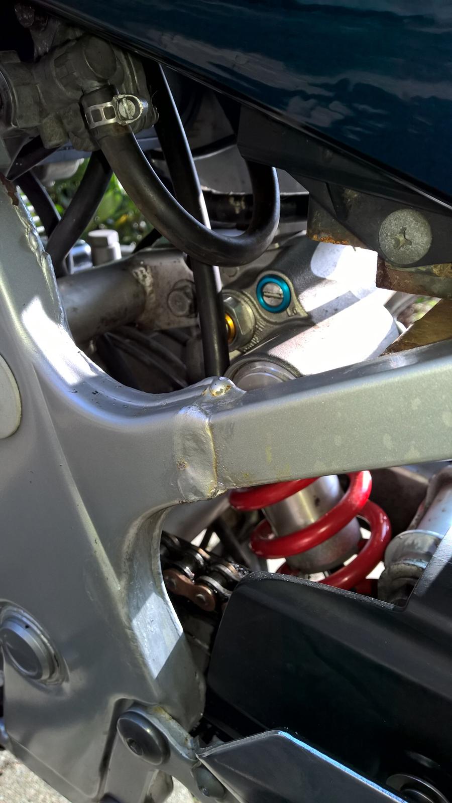 Suzuki GS 500 E [SOLGT]  - Bagfjeder fra Yamaha R6 RJ 11 passer lige i uden behov for modifikationer i øvrigt. Fuld justerbar racerdæmpning. billede 8