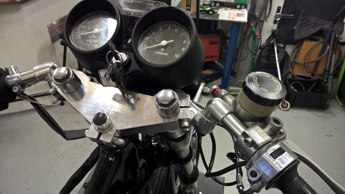 Suzuki GT 550' NU TOTALSKADET :-( billede 8