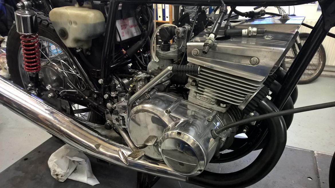 Suzuki GT 550' NU TOTALSKADET :-( billede 9