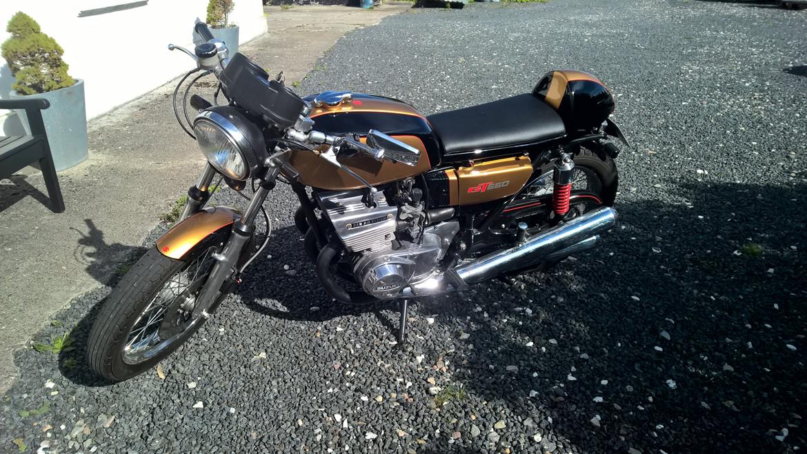 Suzuki GT 550' NU TOTALSKADET :-( billede 2