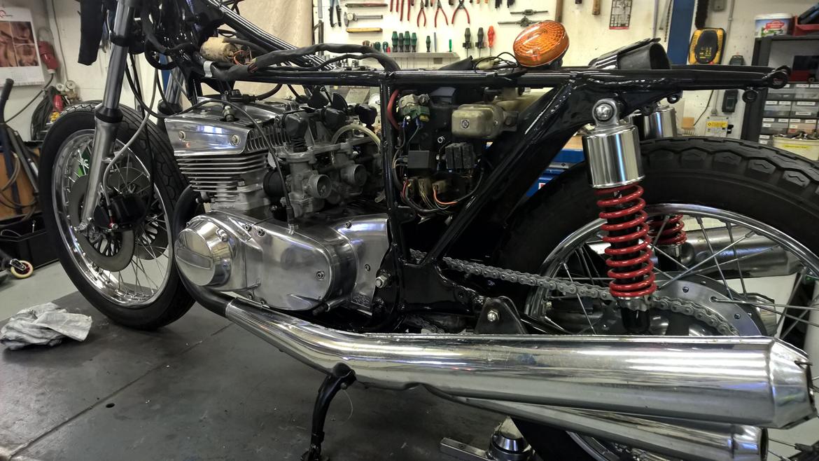 Suzuki GT 550' NU TOTALSKADET :-( billede 7