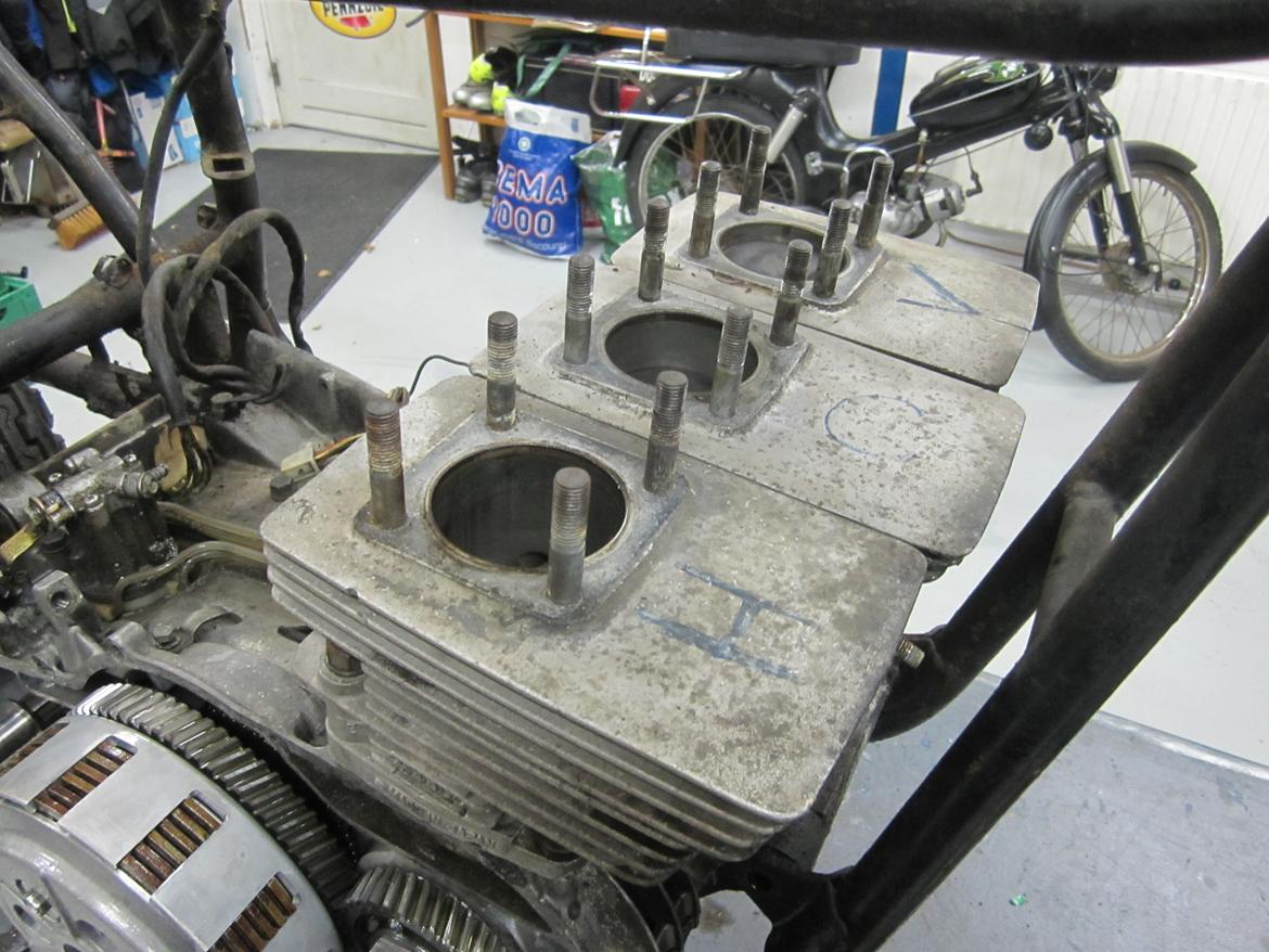 Suzuki GT 550' NU TOTALSKADET :-( billede 10