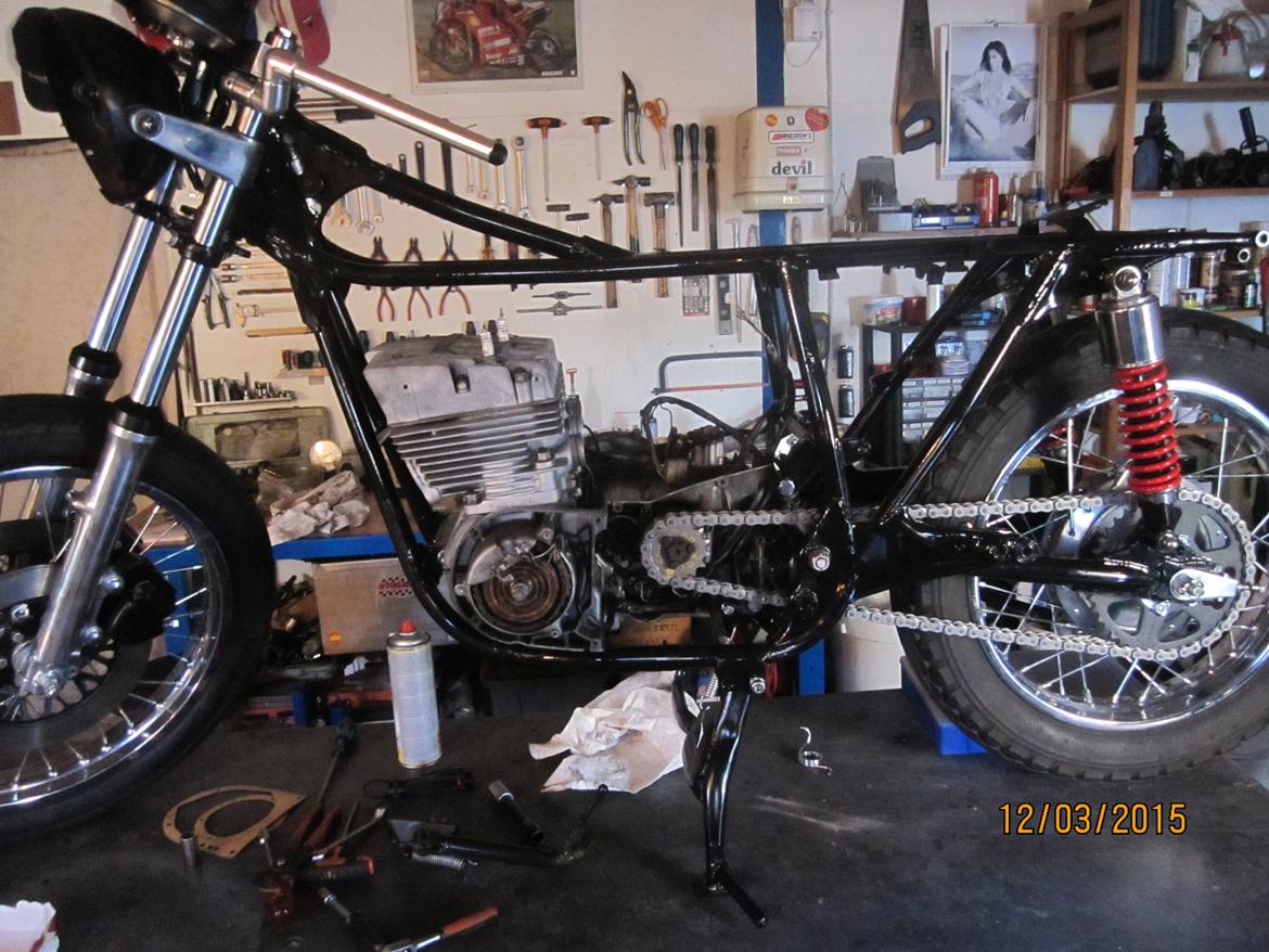 Suzuki GT 550' NU TOTALSKADET :-( billede 13