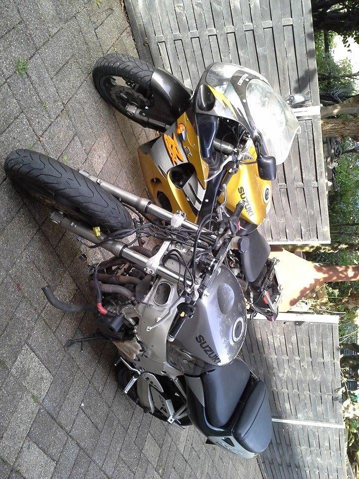 Suzuki Gsxr 750. (600) Srad (Stuntbike) - Den grå er min 600. Adskildt efter møde med rådyr.  billede 9