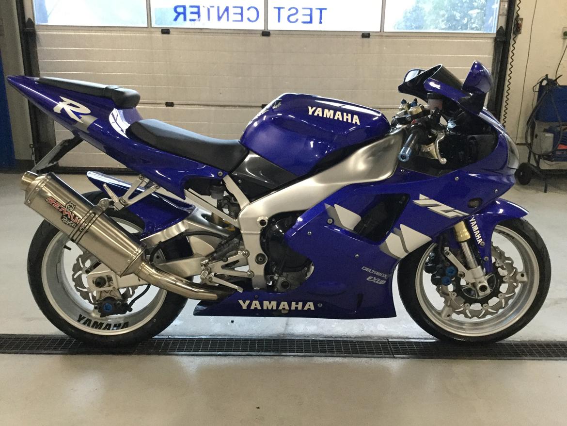 Yamaha YZF R1 billede 1