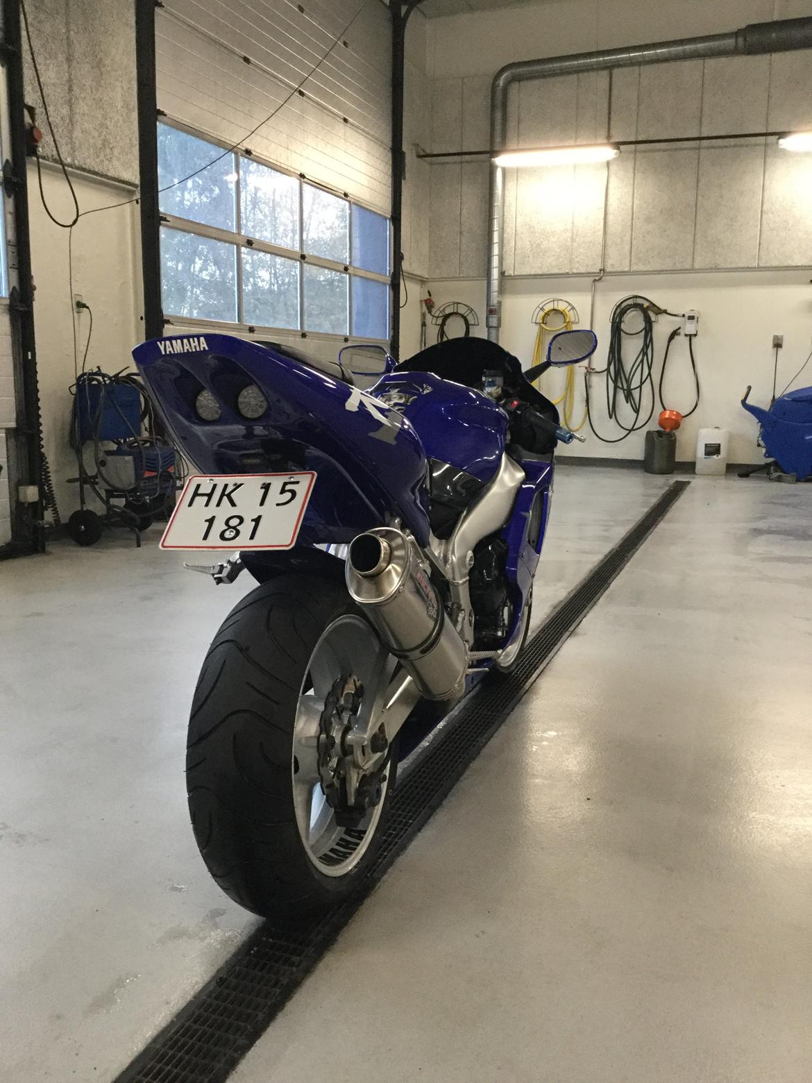 Yamaha YZF R1 billede 3