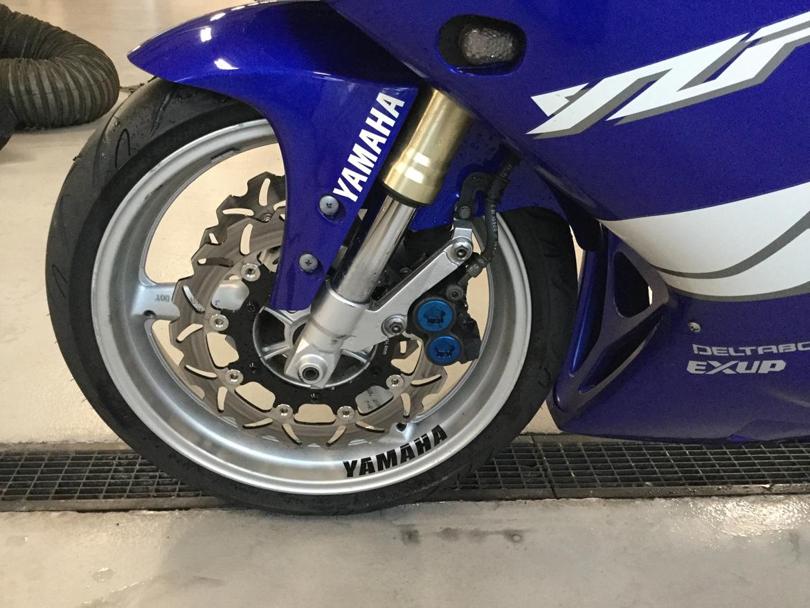 Yamaha YZF R1 billede 6