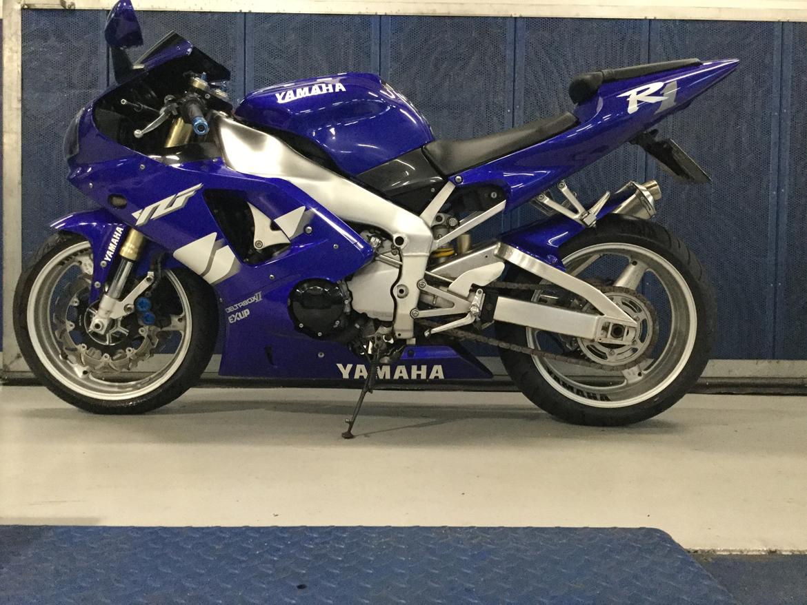 Yamaha YZF R1 billede 10