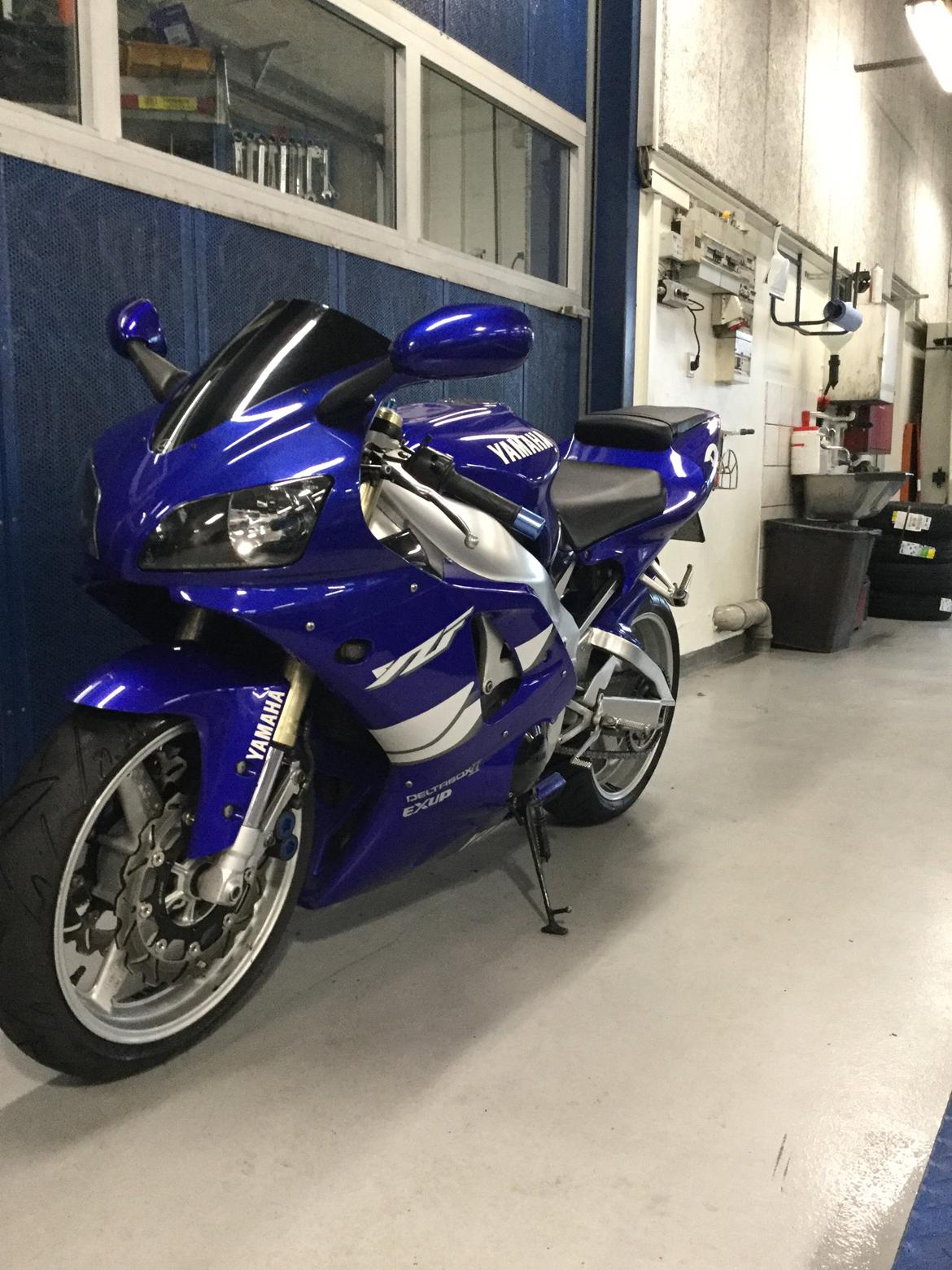 Yamaha YZF R1 billede 11