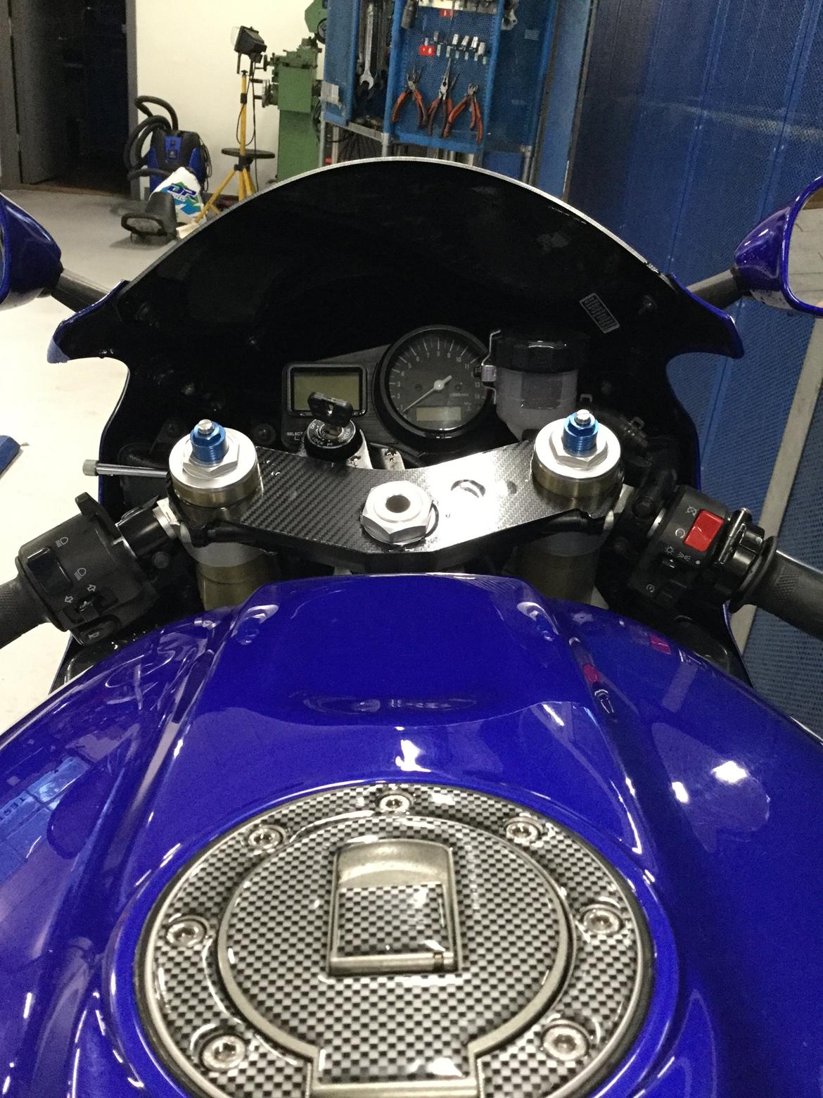 Yamaha YZF R1 billede 15