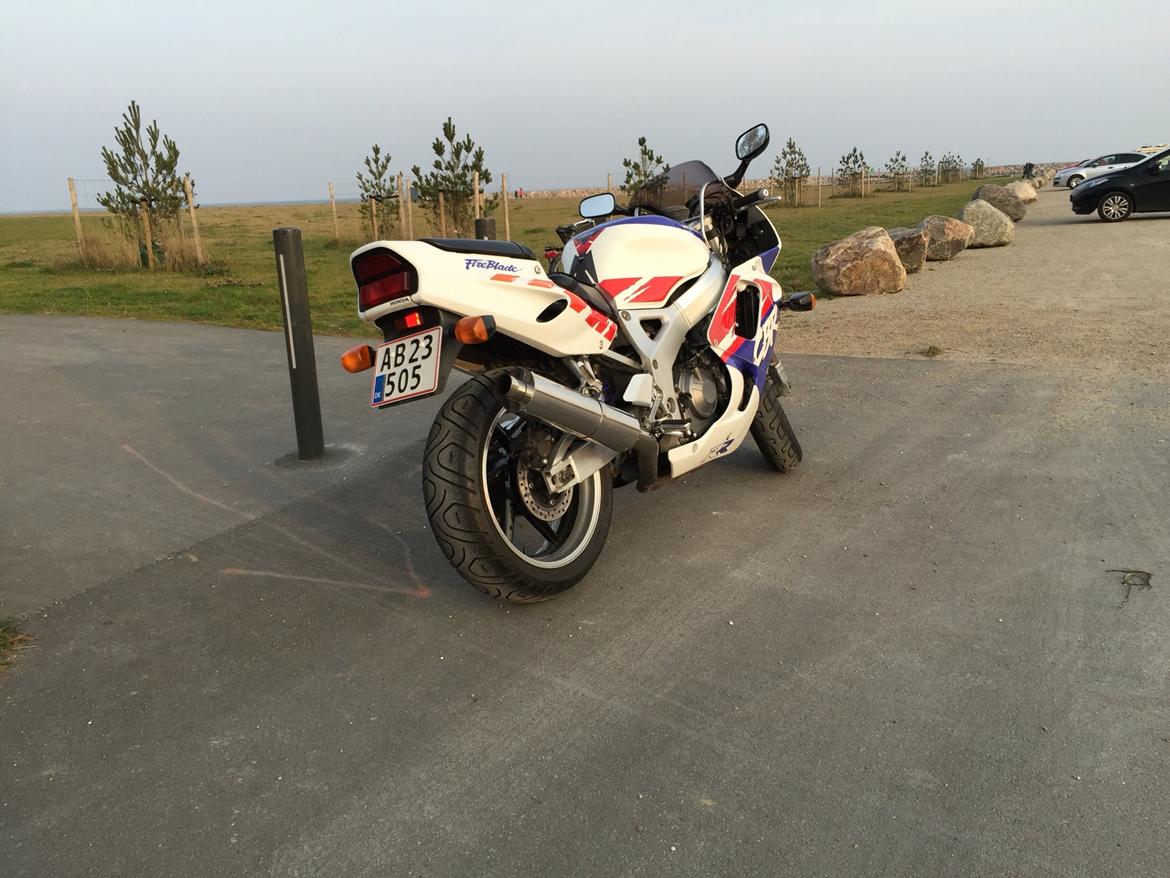 Honda CBR 900 RR Fireblade SC 28 billede 4