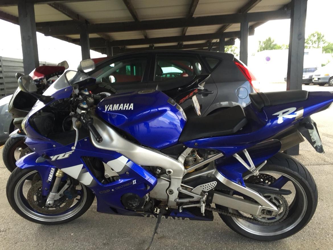 Yamaha R1 (SOLGT) billede 3