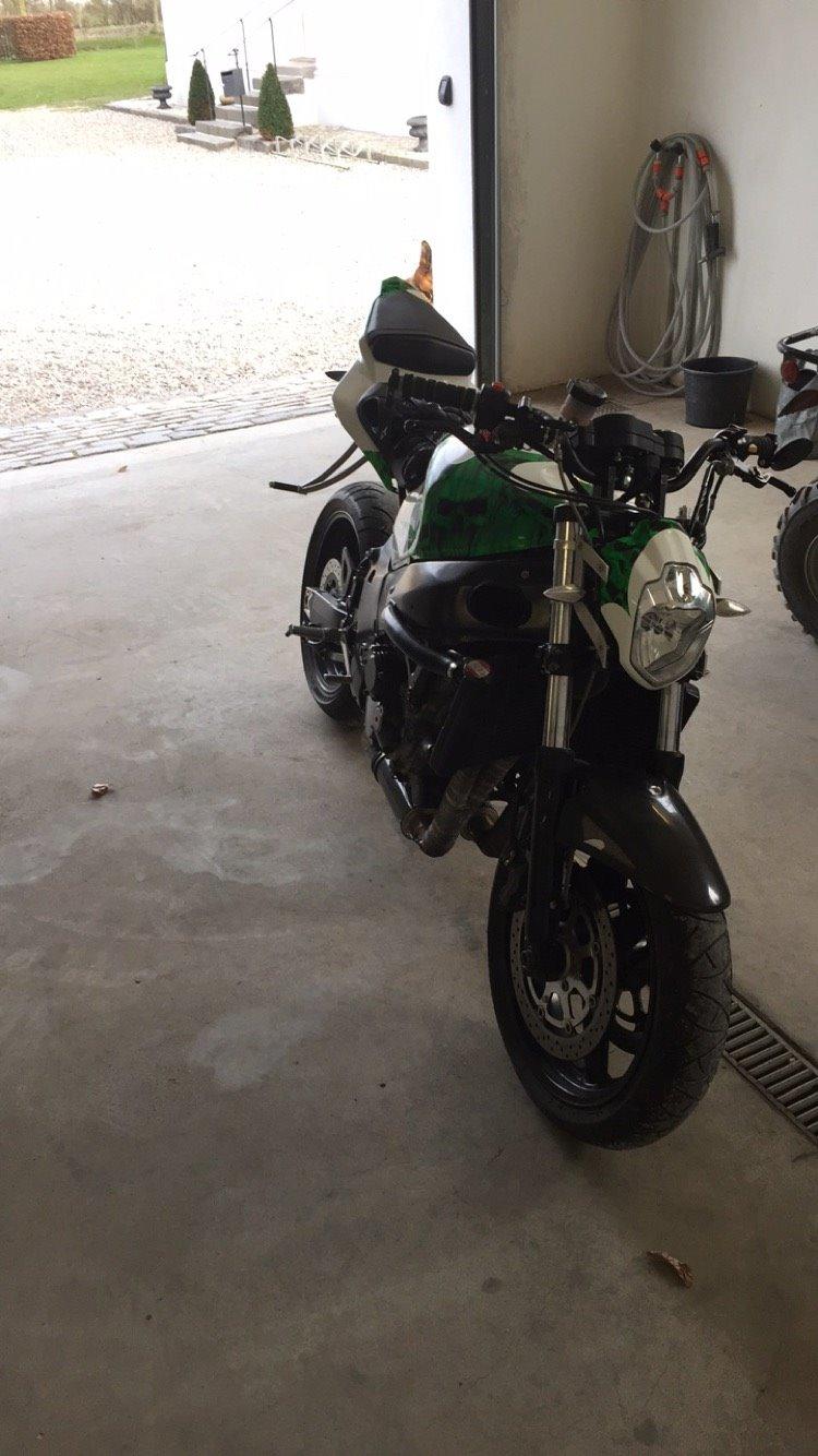 Suzuki GSXR 600 ¨StreetFighter¨SOLGT billede 9