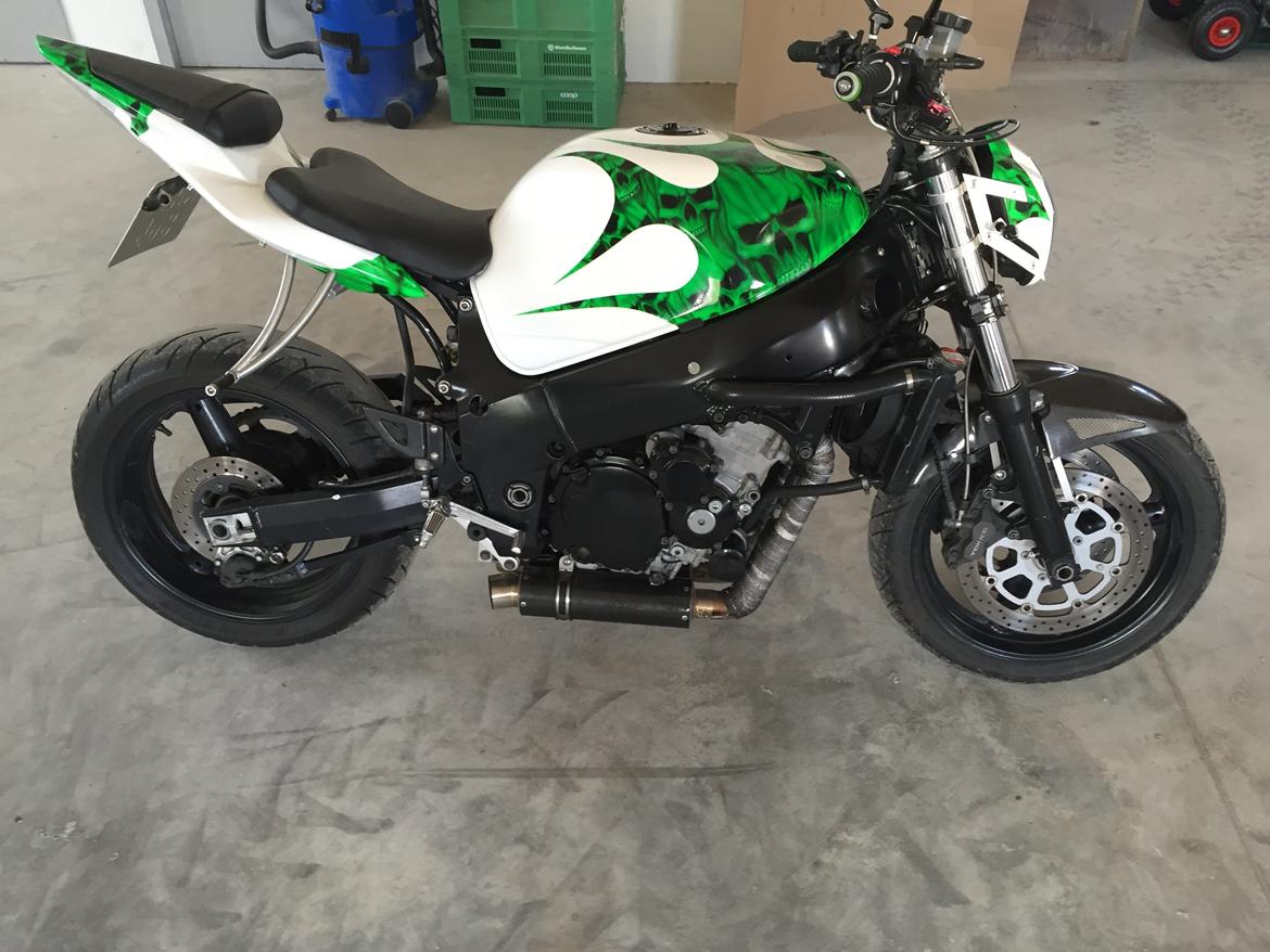 Suzuki GSXR 600 ¨StreetFighter¨SOLGT billede 10