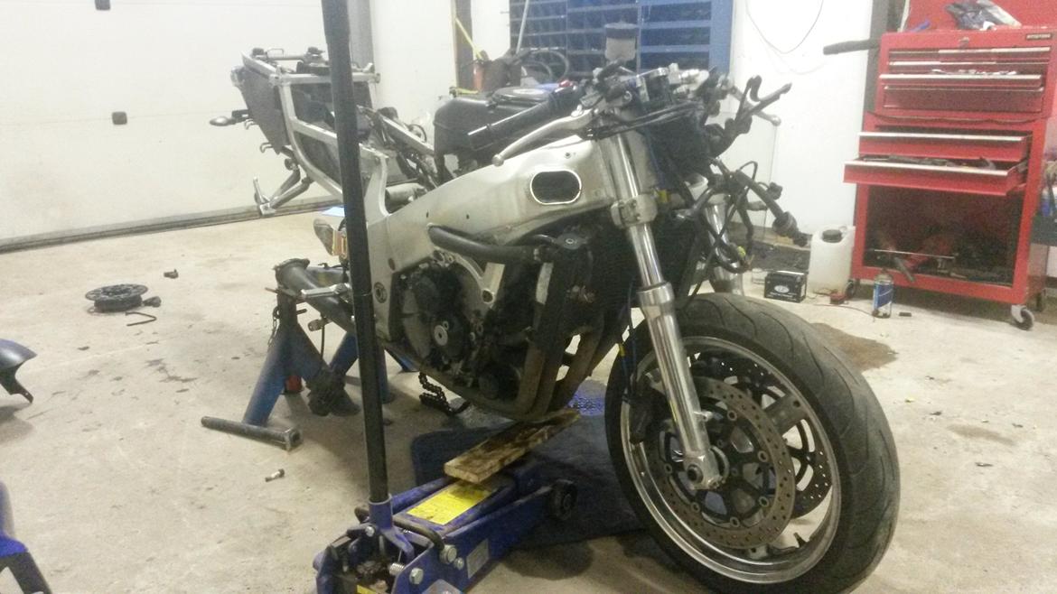 Suzuki gsxr 600 srad billede 11