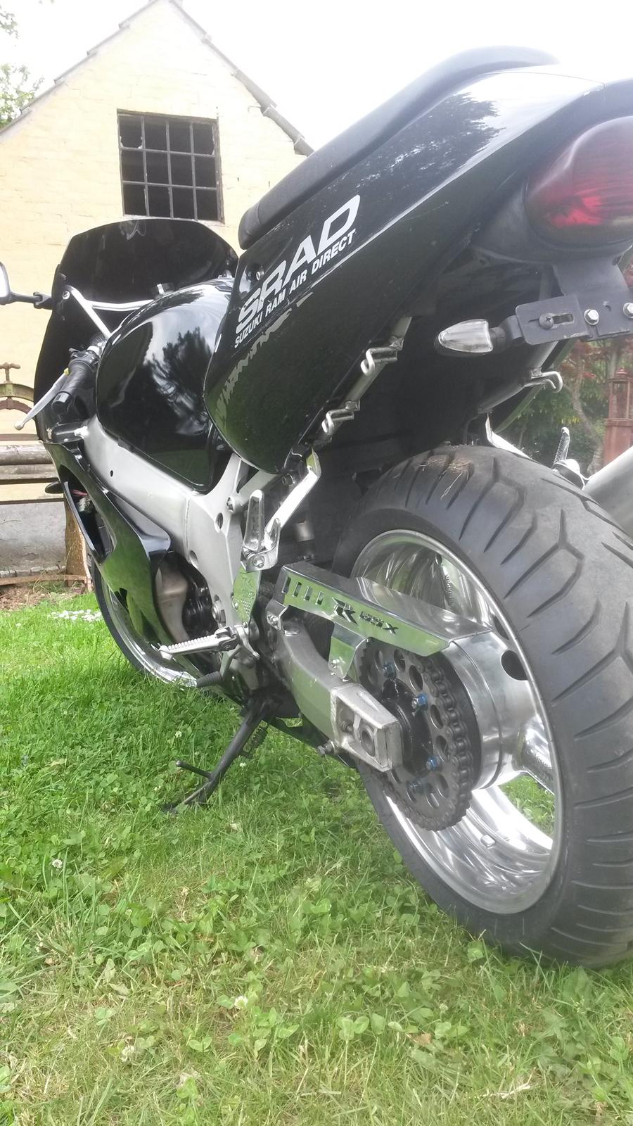 Suzuki gsxr 600 srad billede 5