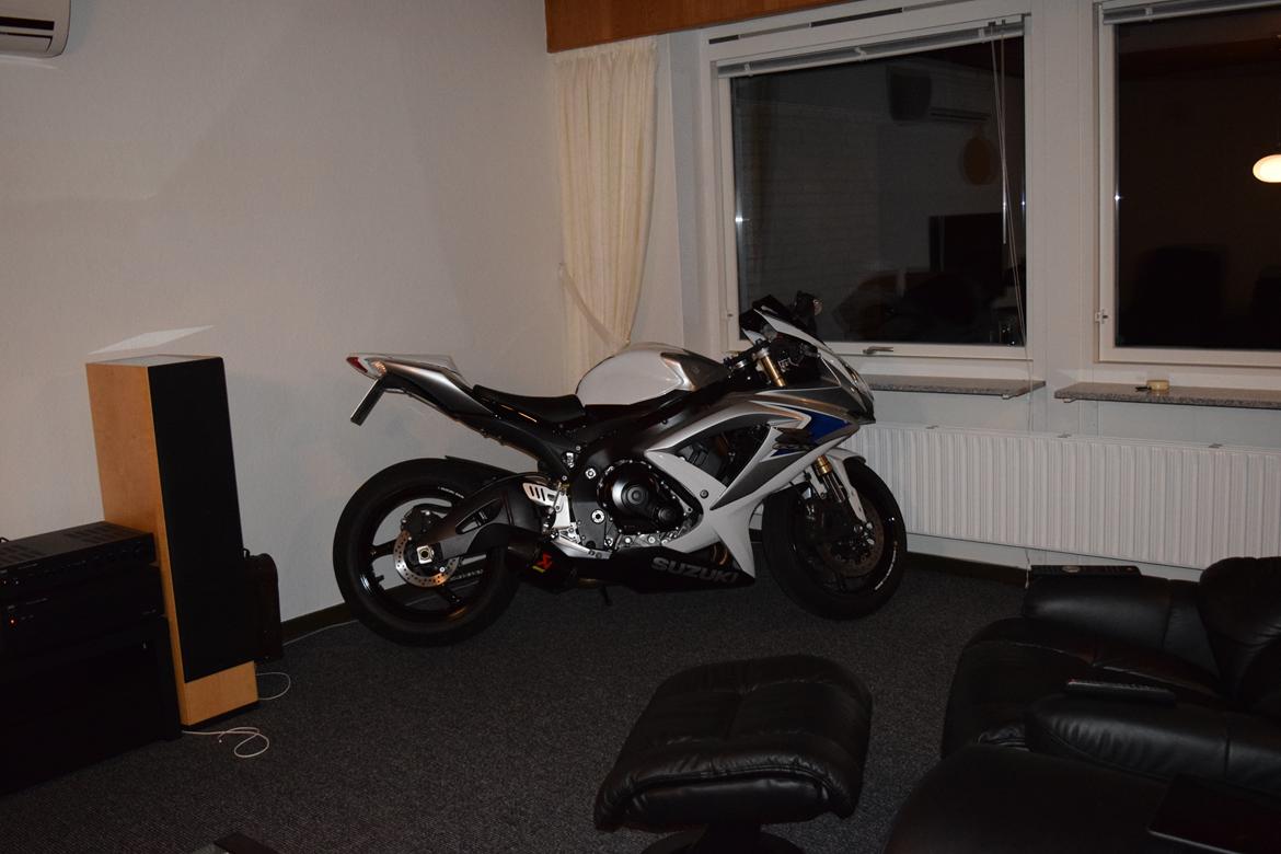 Suzuki GSXR 600 K8 billede 11