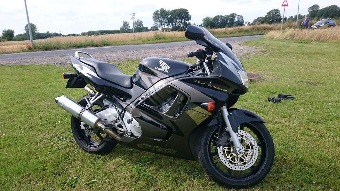 Honda CBR 600 F3½ - solgt - Fin knallert billede 4