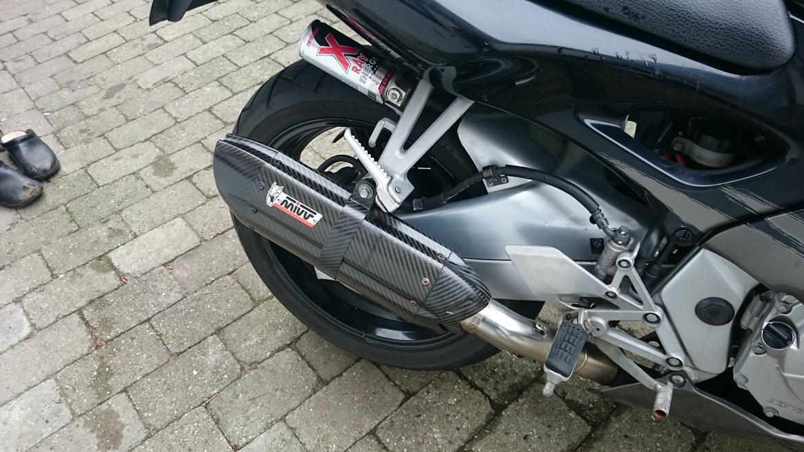 Honda CBR 600 F3½ - solgt - Designet af MIVV potten er dog mere til Z1000 eller lignende. billede 7