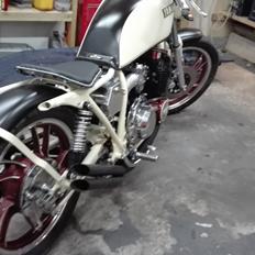 Yamaha xj 550